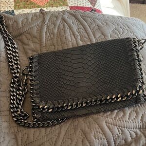 Chic Black Chain Strap Bag by Borse Di Pelle